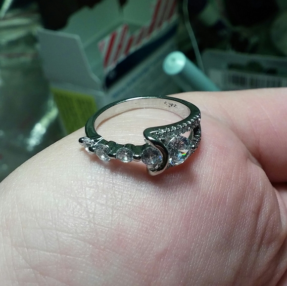 14k WG/Silver Cross Over Journey Diamond Ring sz 7